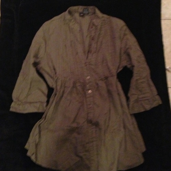 Three-quarter sleeve shirt