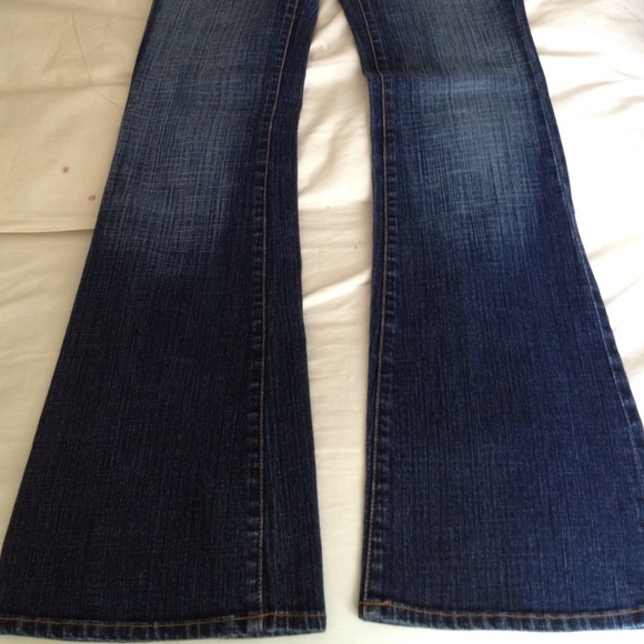 Jeans ๐๐๐ - Picture 2 of 4