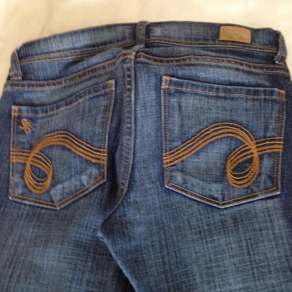 Jeans ๐๐๐ - Picture 3 of 4