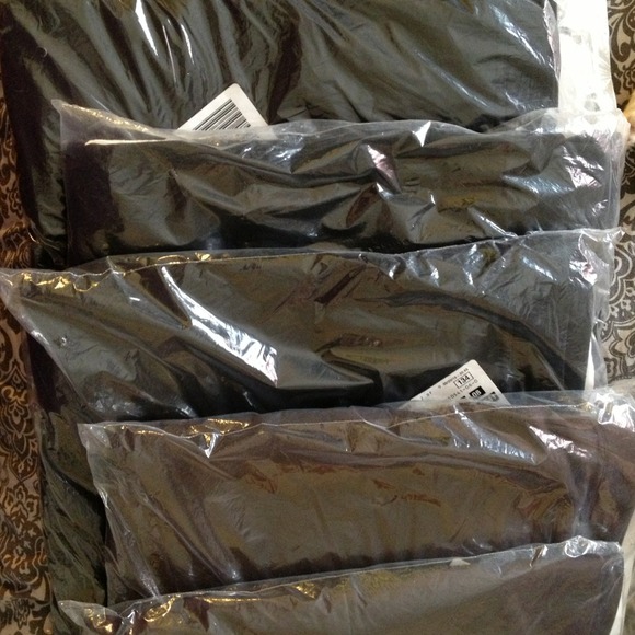 ⛔SOLD⛔ Bundle of 6 knit pants. 24T