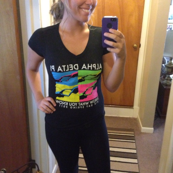 Adpi throw what you know v neck tee