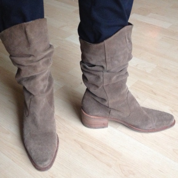 ? bought in Texas  Boots - PRICE REDUCED - Cute suede boots