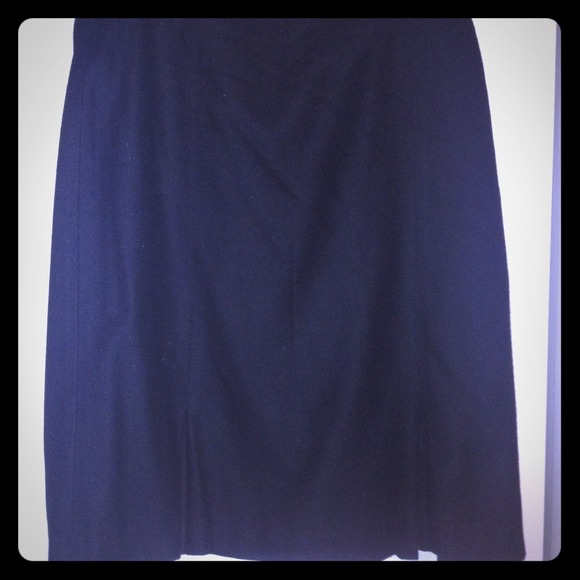 Size 8 black wool Banana Republic skirt.