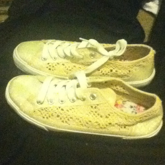 Shoes size 7
