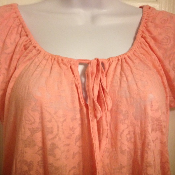 Pink Floral Pattern Tee - Picture 3 of 3