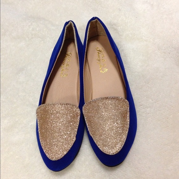 🎉Host Pick🎉9/20 Gold Glitter Velvet Flats - Picture 3 of 5