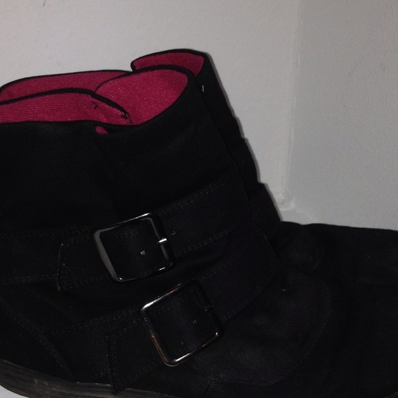 Black booties!