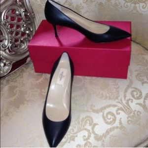 Valentino classic kitten heels