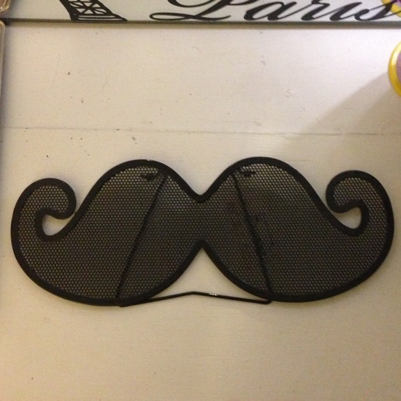 Cute Mustache Earring Holder ❤ - Picture 2 of 3