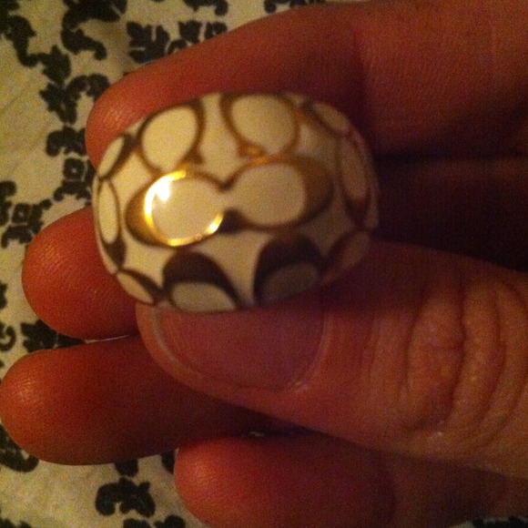 💢💢SOLD!!!!💢💢Coach Ring - Picture 2 of 4
