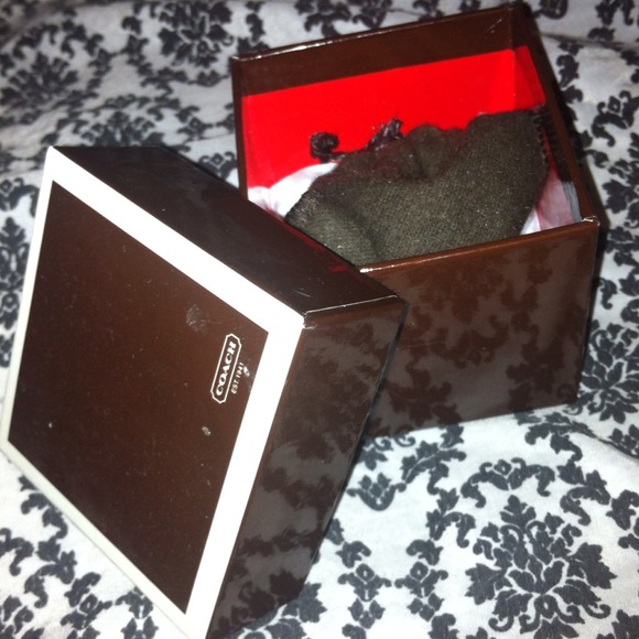 💢💢SOLD!!!!💢💢Coach Ring - Picture 3 of 4