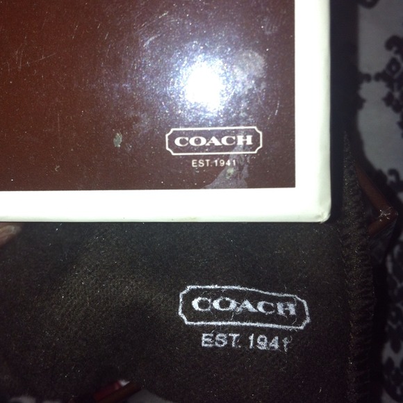 💢💢SOLD!!!!💢💢Coach Ring - Picture 4 of 4