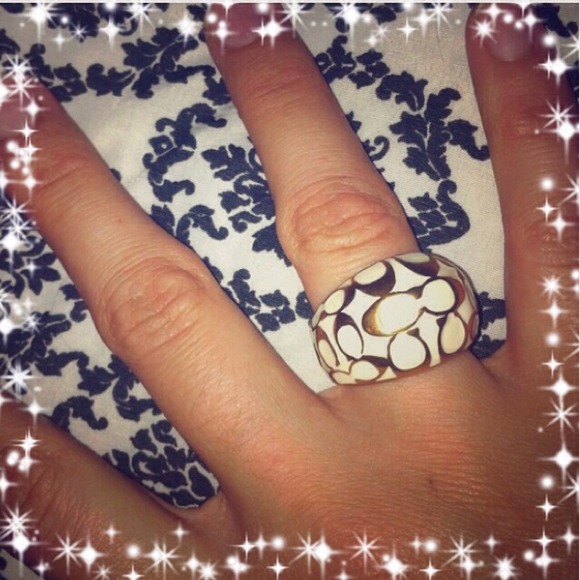 💢💢SOLD!!!!💢💢Coach Ring