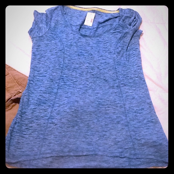 NWT  burnout tee