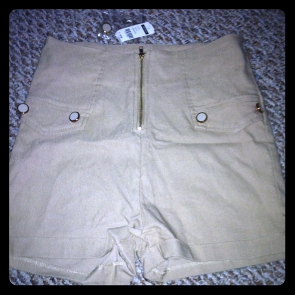 Pin up high waisted shorts