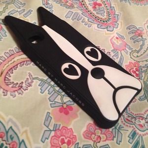 ❌sold❌Marc Jacobs bulldog iPhone 4/4s case