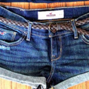 Hollister shorts with brown belt