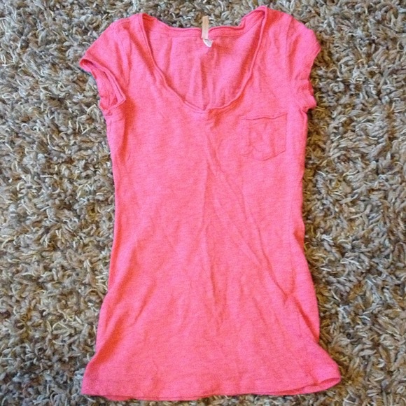 🚫GIFTED🚫Coral V-Neck shirt