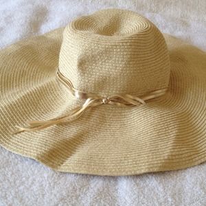 Banana Republic beach hat