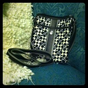 Authentic Coach shoulder bag!