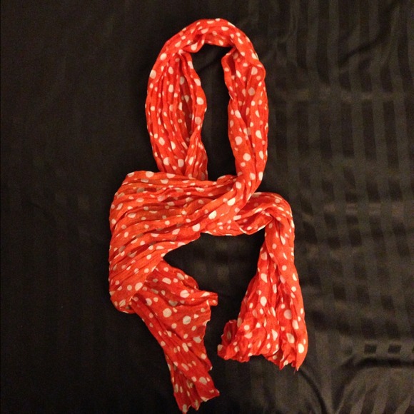 🚫SOLD IN BUNDLE!🚫Polka dot scarf