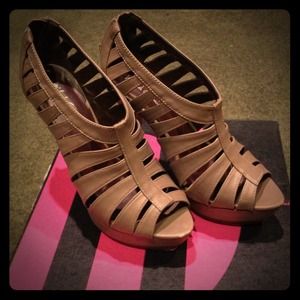 Tan Cage Style Booties