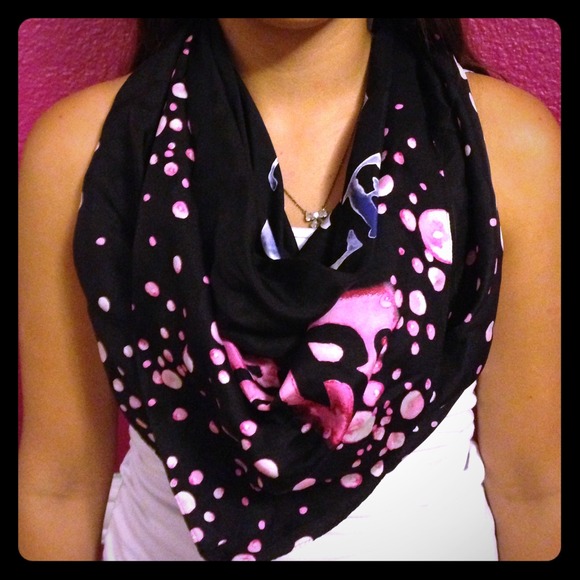 Juicy couture scarf