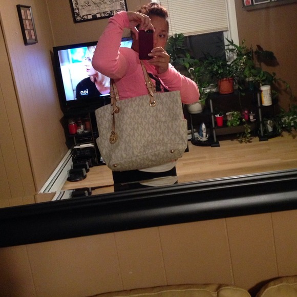 ❤️SOLD❤️ Authentic MK purse and wallet - Picture 4 of 4