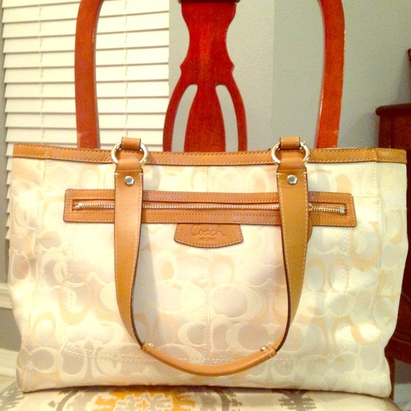 SOLD!!!! White and tan authentic coach purse
