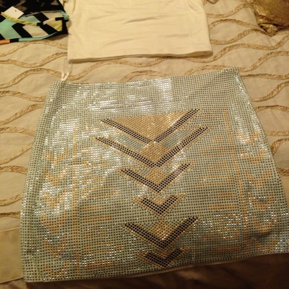 Studded ivory mini skirt - Picture 4 of 4