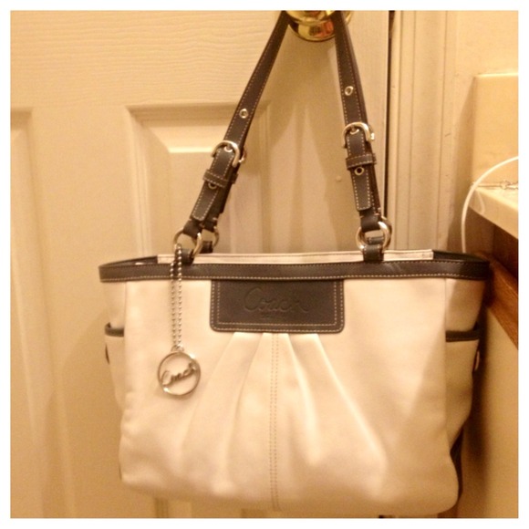 🔴SOLD on other site🔴Pre-loved Auth Leather Coach