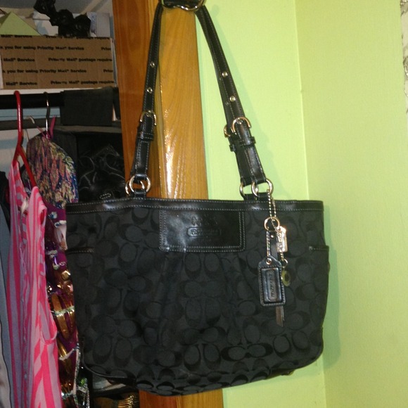 Coach Handbags - Coach handbag!! 💰REDUCED💰