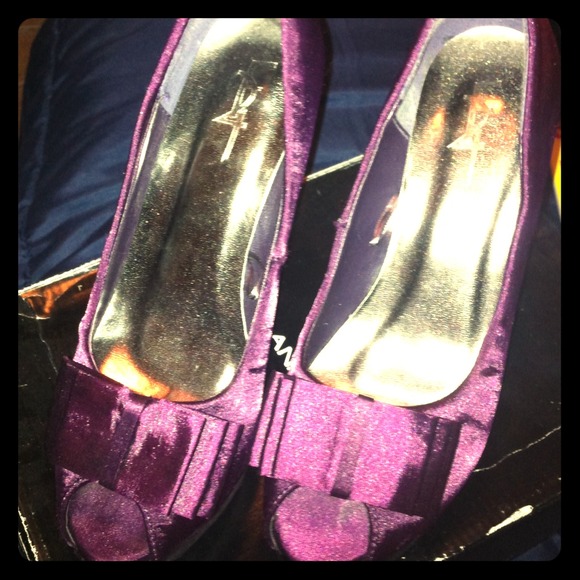 Forever 21 purple heels with bow accent