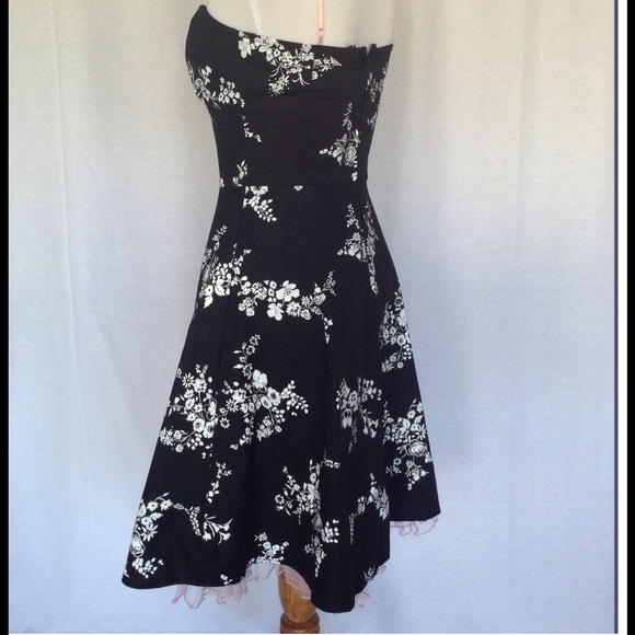 BCBG MAXAZRIA DRESS - Picture 2 of 3