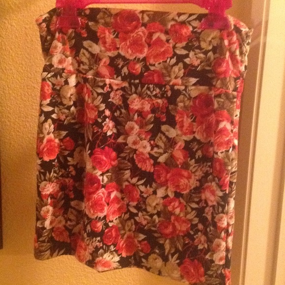 Floral skirt ✨