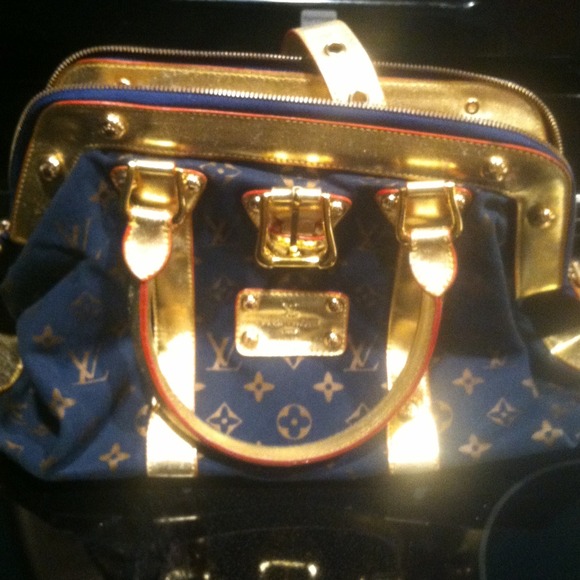 Louis Vuitton hand bag! Make me an offer!!