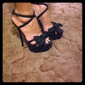 New Bow heels never used ON HOLD