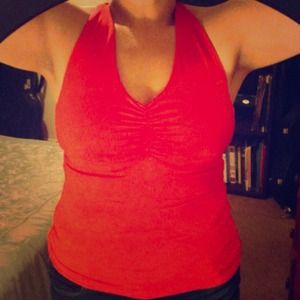 CORAL WORKOUT TOP WITH RUCHED BACK