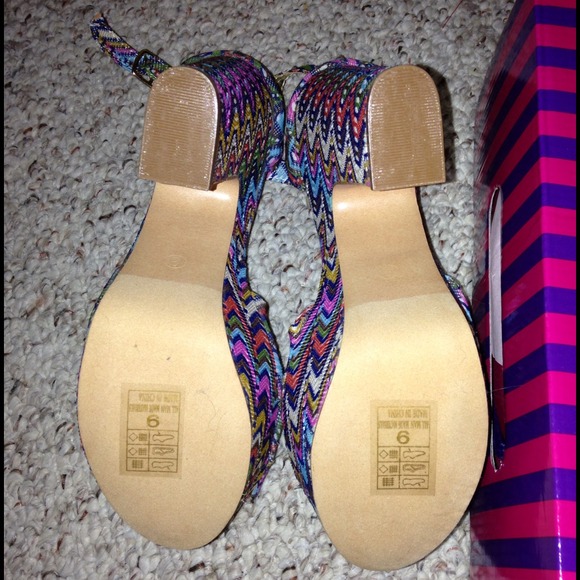 Yoki platforms size 9 ⏰cyber sale - Picture 3 of 4