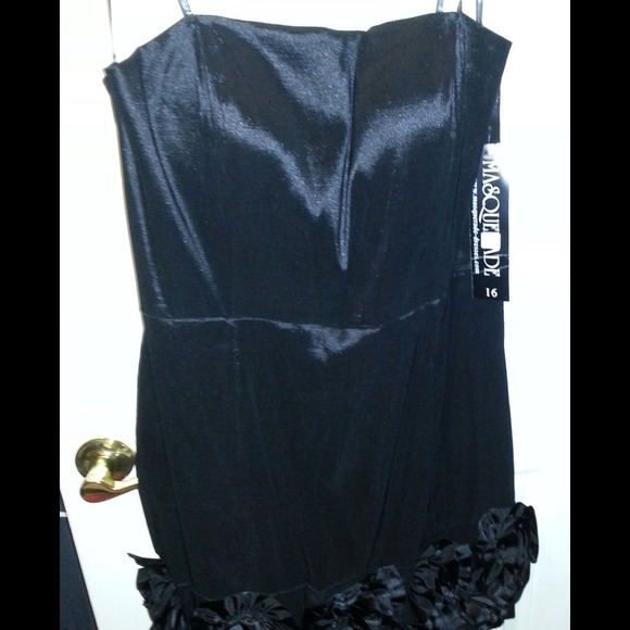 ??NWT Black strapless cocktail dress??