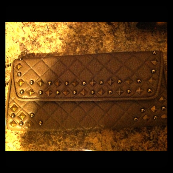 Stud purse