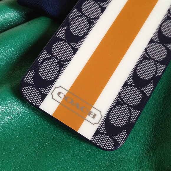 ❌SOLD❌ Striped Coach iPhone 5 Case - Picture 2 of 3