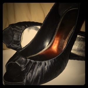 Open toe black heels