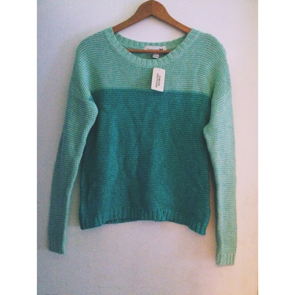 ❌❌BUNDLED❌❌Ombré blue sweater