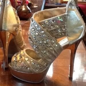 Sparkly wedding shoes with gold rhinestones bridal