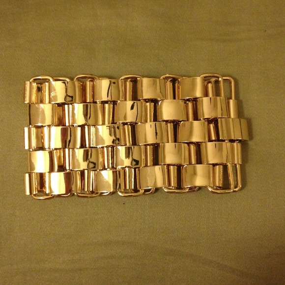 ⛔️SOLD Heavy Duty Stylish Metal Bracelet⛔️ - Picture 2 of 2