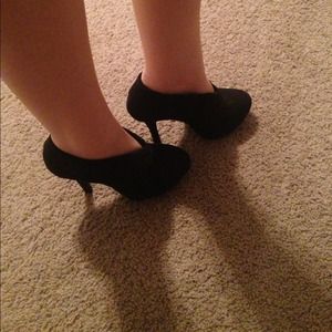 Black suede heels
