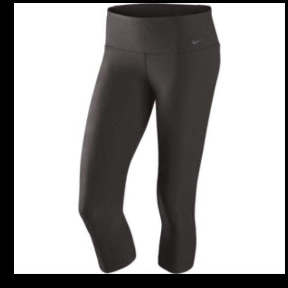 🌟🌟LOOKING FOR CROP YOGA OR ATHLETIC PANTS🌟🌟 - Picture 2 of 2