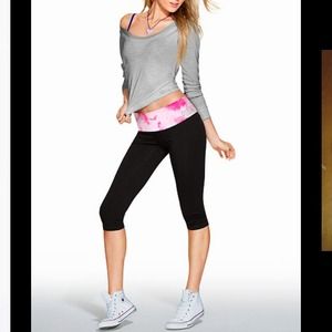 🌟🌟LOOKING FOR CROP YOGA OR ATHLETIC PANTS🌟🌟
