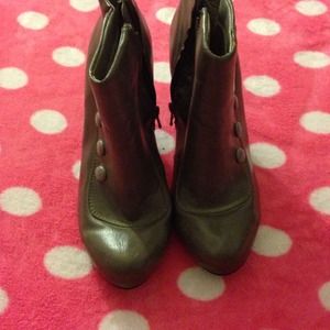 Super cute and comfy boots